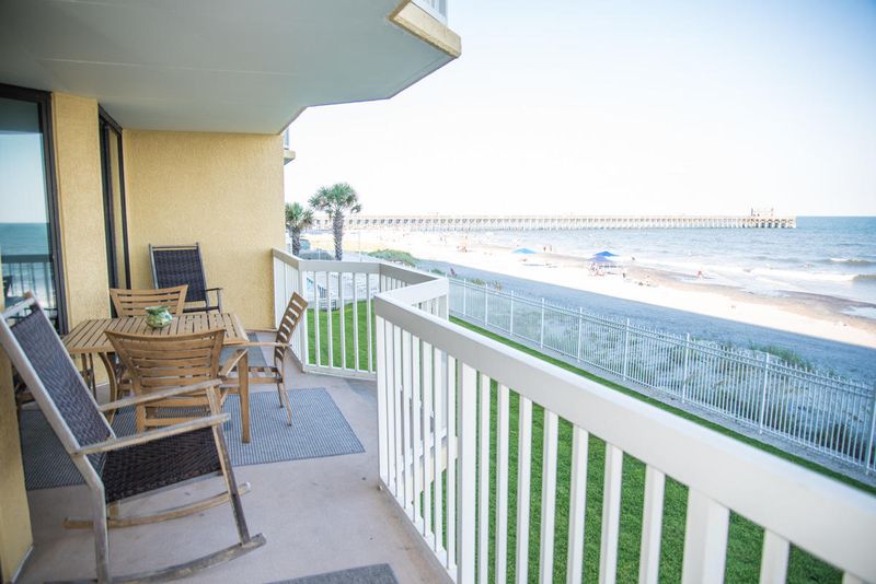 201 W Artic Ave #107, Folly Beach, SC 29439