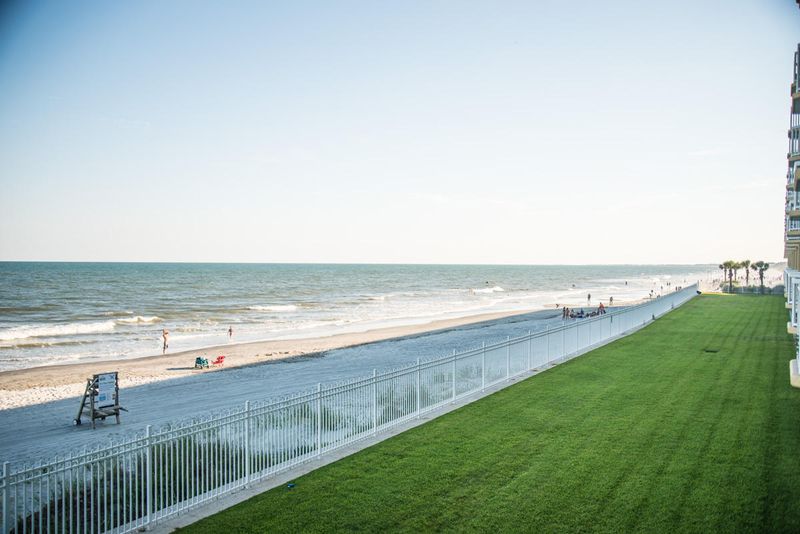 201 W Artic Ave #107, Folly Beach, SC 29439