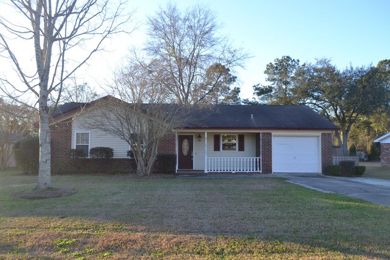 126 Aylesbury Rd, Goose Creek, SC 29445