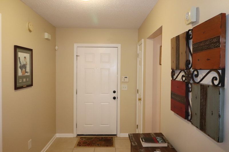 7345 Suncatcher Dr, Hanahan, SC 29410