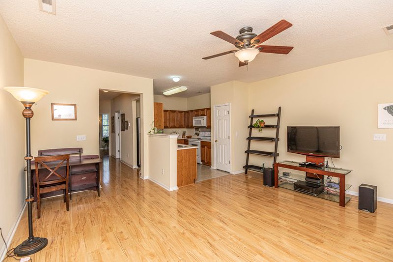 215 Brookshire Rd, Goose Creek, SC 29445