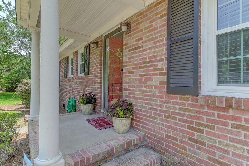 1173 Winborn Dr, Charleston, SC 29412