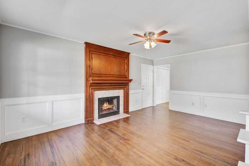 557 Beechcraft St, Charleston, SC 29407
