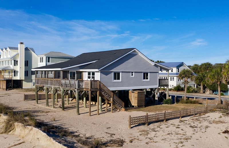 208 Palmetto Blvd, Edisto Beach, SC 29438