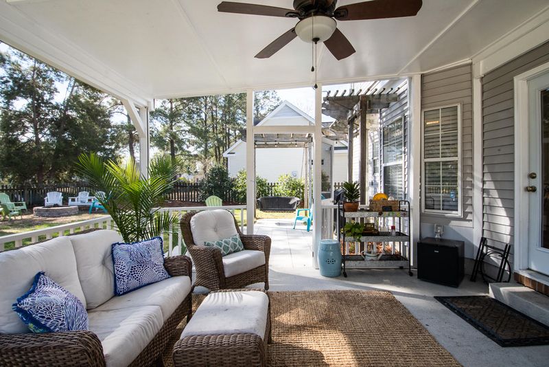 1845 Falling Creek Cir, Mount Pleasant, SC 29464