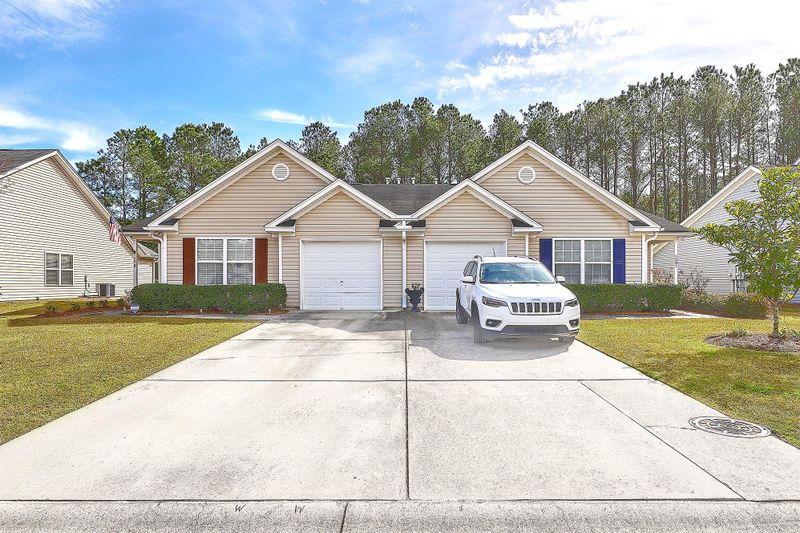 1279 River Rock Rd, Hanahan, SC 29410