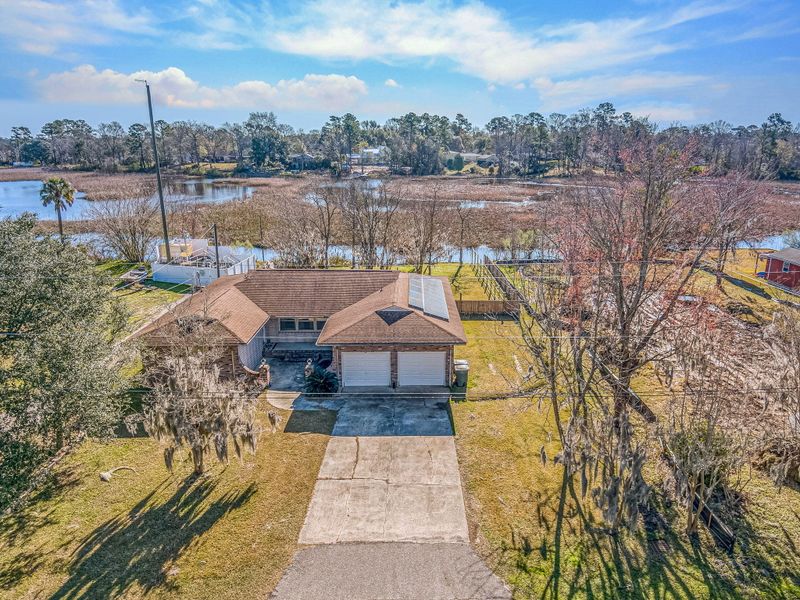 1011 E Recess Rd, Hanahan, SC 29410