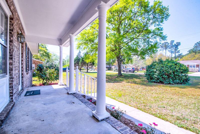 418 Forest Cir, Summerville, SC 29483