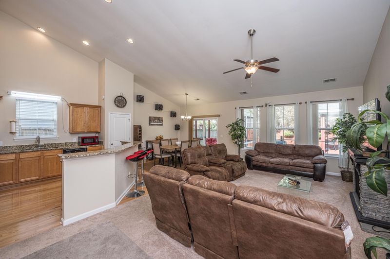 115 Marinella Dr, Goose Creek, SC 29445