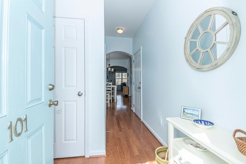 101 Lamplighter Ln, Summerville, SC 29486