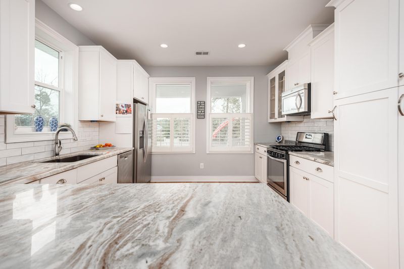 1492 Coles Dr, Johns Island, SC 29455