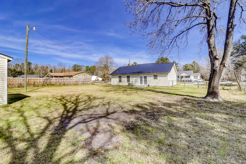 5075 Raven Rd, Hollywood, SC 29449