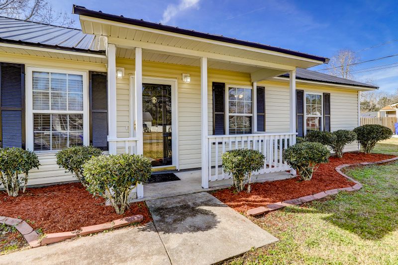 5075 Raven Rd, Hollywood, SC 29449
