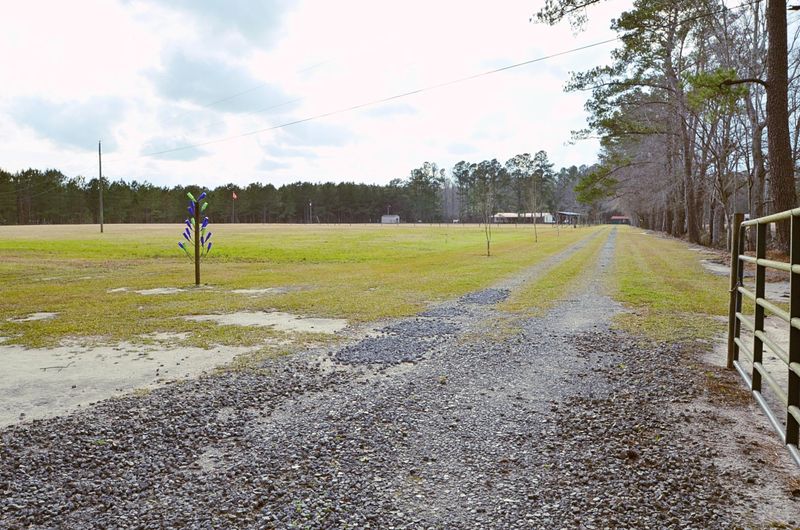 135 Khrazy Farm Ln, Saint Stephen, SC 29479