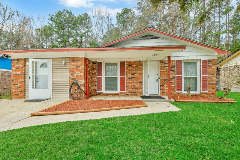 7621 Crossgate Blvd, North Charleston, SC 29420