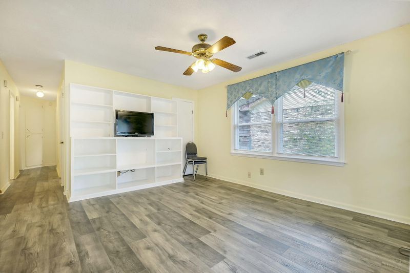 7621 Crossgate Blvd, North Charleston, SC 29420