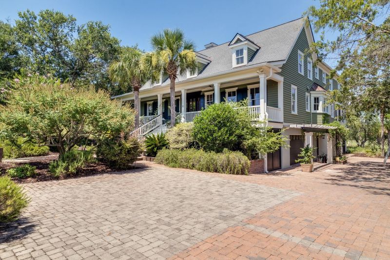 27 Seagrass Ln, Isle Of Palms, SC 29451