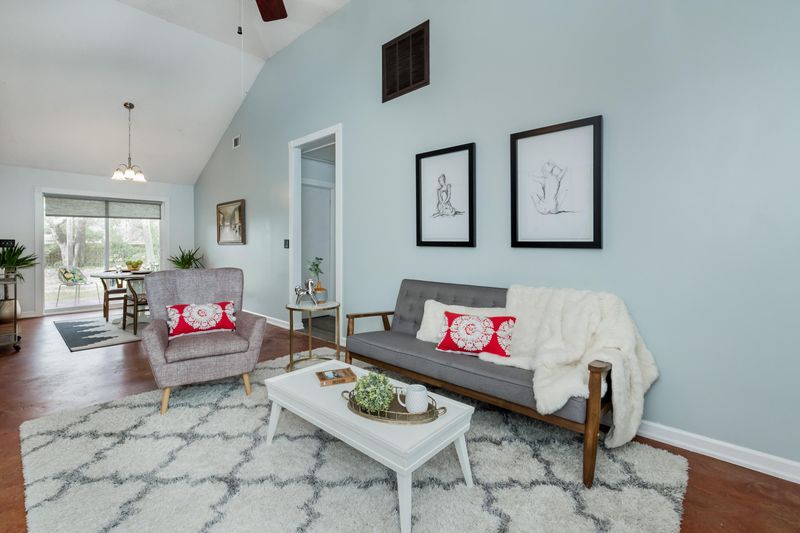 1181 Landsdowne Dr, Charleston, SC 29412