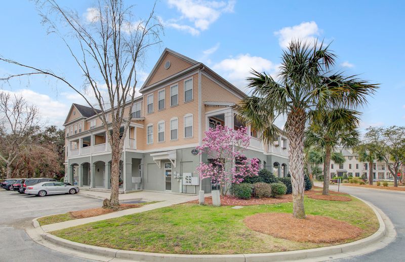 130 River Landing Dr #1202, Charleston, SC 29492