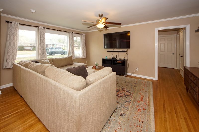 1137 Southgate Dr, Charleston, SC 29407
