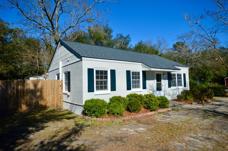 1202 Yeamans Hall Rd, Hanahan, SC 29410