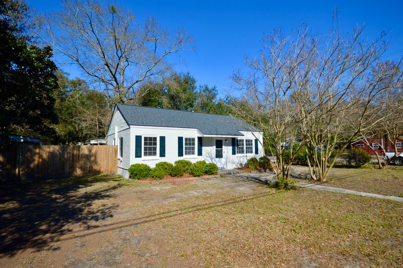 1202 Yeamans Hall Rd, Hanahan, SC 29410