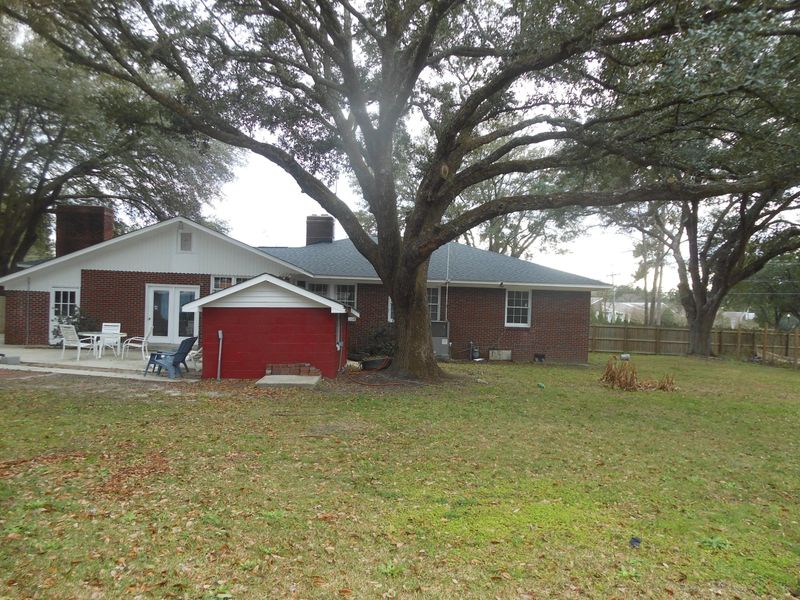 100 W Butternut Rd, Summerville, SC 29483