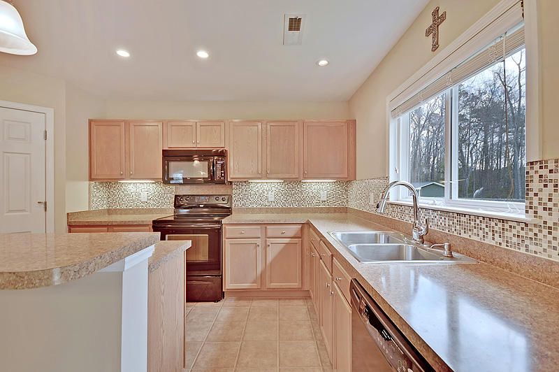 1256 Woodsage Dr, Hanahan, SC 29410
