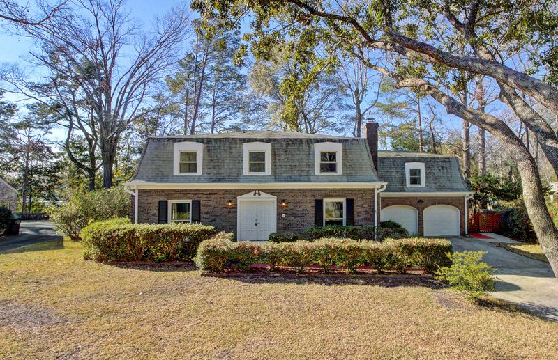 102 Lakeview Dr, Summerville, SC 29485