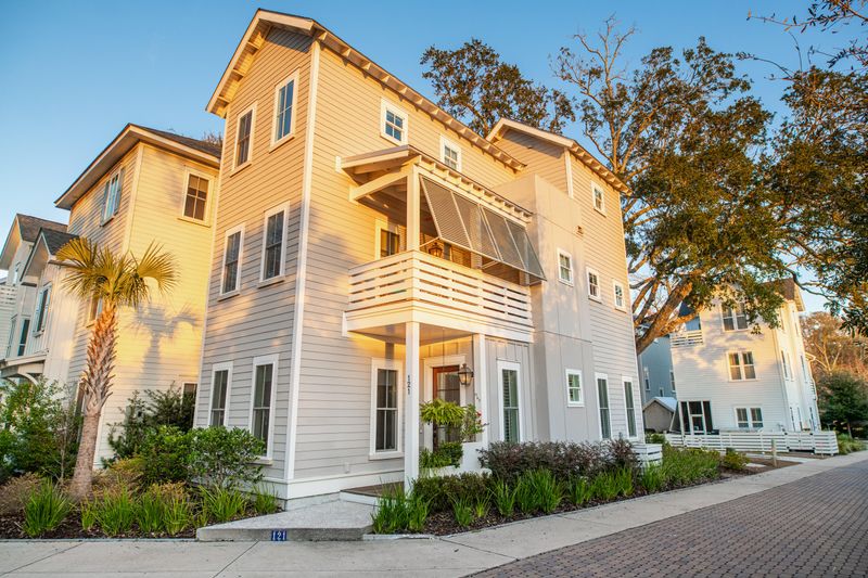 121 Bratton Cir, Mount Pleasant, SC 29464