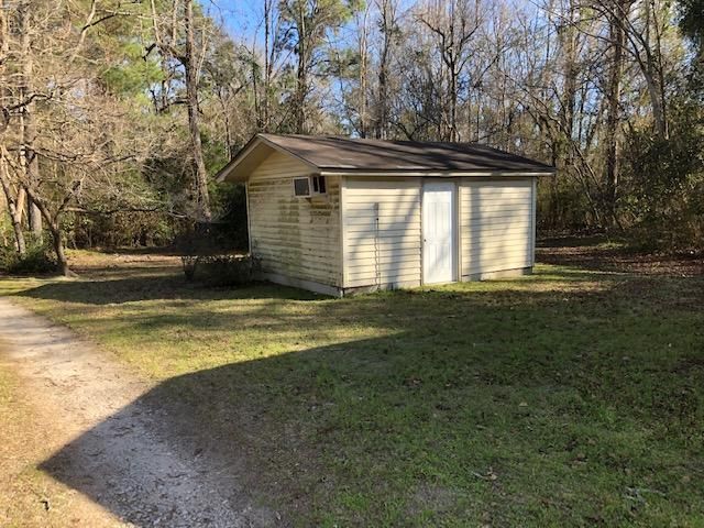 704 Fillingame Ln, Saint Stephen, SC 29479