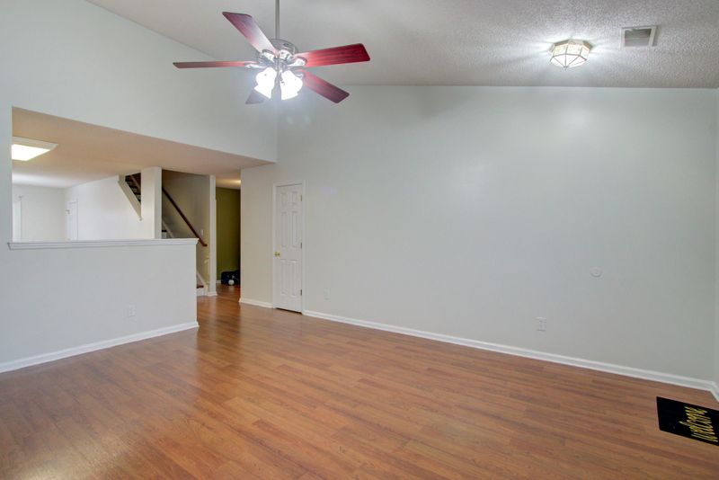 7850 Long Shadow Ln, North Charleston, SC 29406