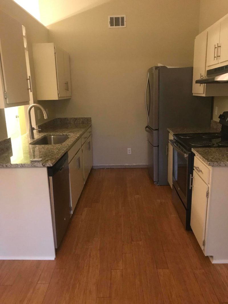 1144 Oakcrest Dr, Charleston, SC 29412