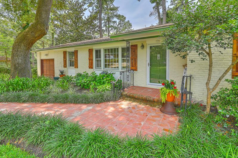 122 Live Oak Rd, Summerville, SC 29485