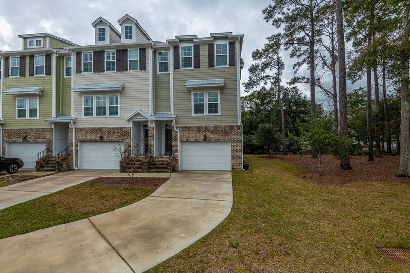 1064 Bowman Woods Dr, Mount Pleasant, SC 29464