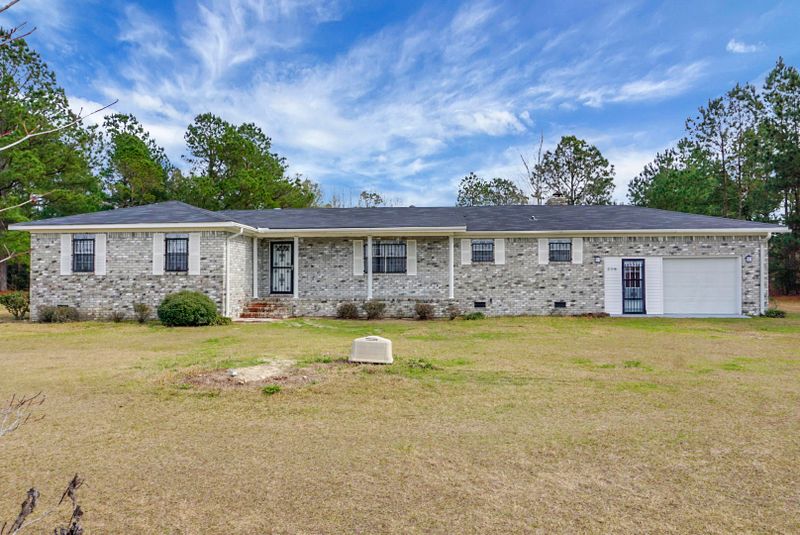208 Pine Bay Dr, Saint Stephen, SC 29479