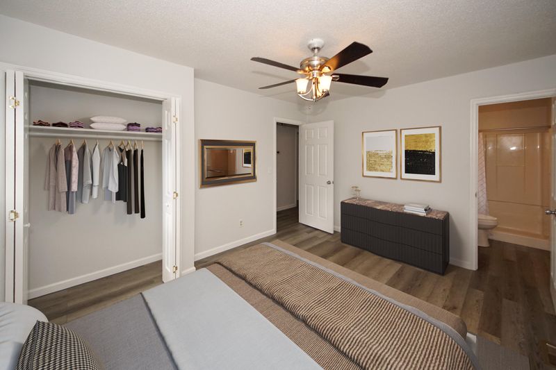 205 Pelican St, Ladson, SC 29456