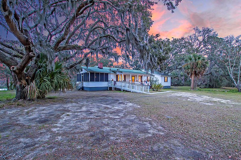 8260 Crooked Creek Ln, Edisto Island, SC 29438