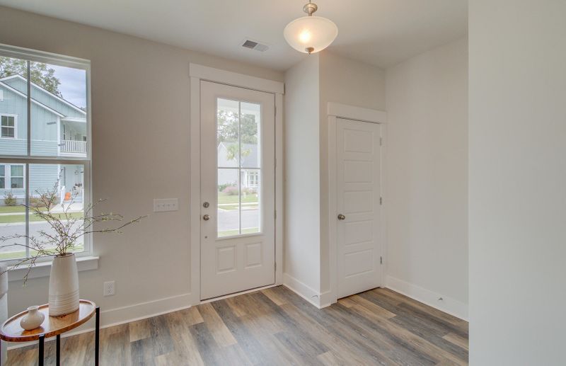 3013 Evening Tide Dr, Hanahan, SC 29410