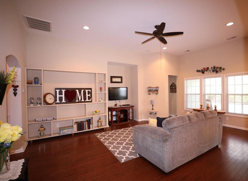 8482 Signal Island Dr, North Charleston, SC 29420