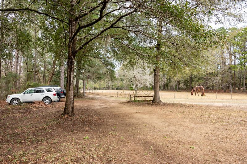 4739 Maybank Hw, Wadmalaw Island, SC 29487