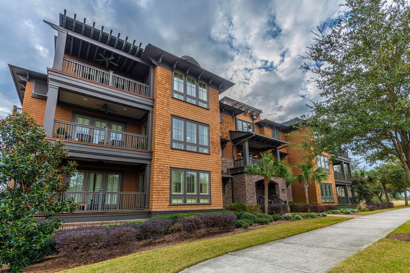 250 Island Park Dr #203, Daniel Island, SC 29492