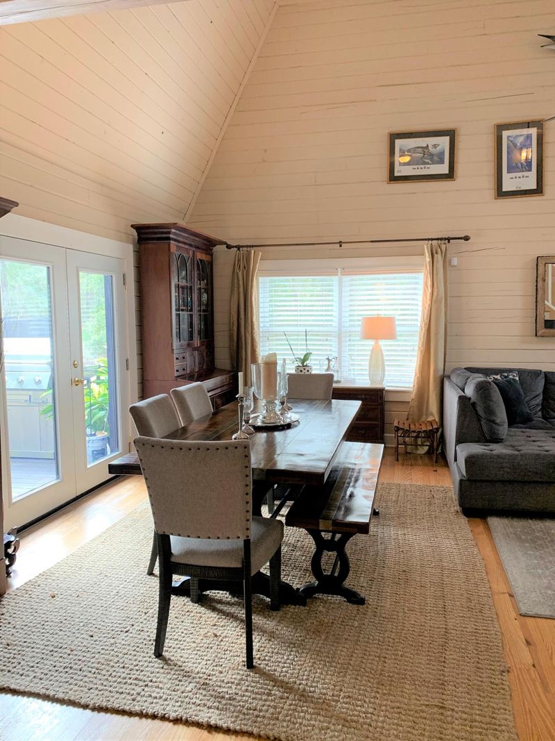 8810 Palmetto Rd, Edisto Island, SC 29438