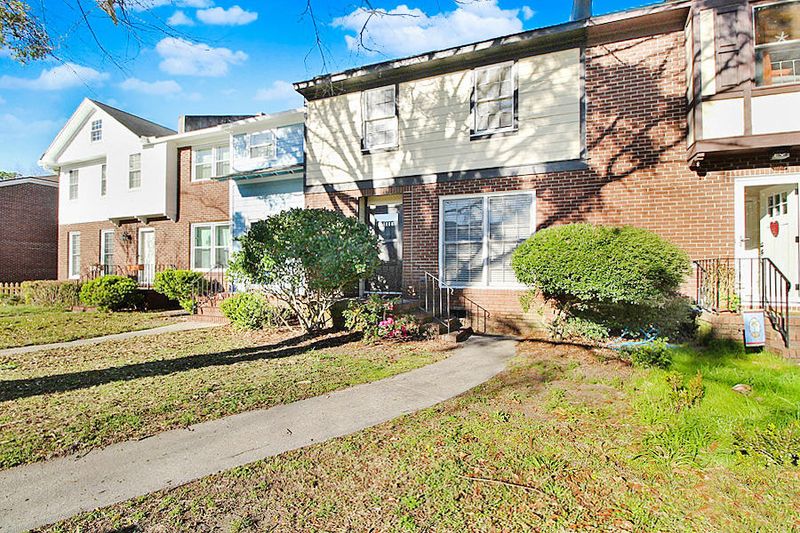 1166 Rosemead Rd, Mount Pleasant, SC 29464