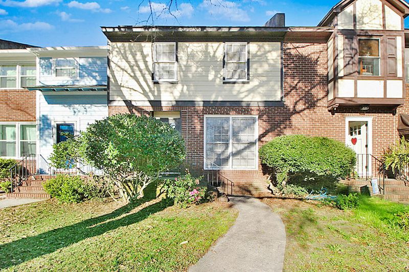 1166 Rosemead Rd, Mount Pleasant, SC 29464