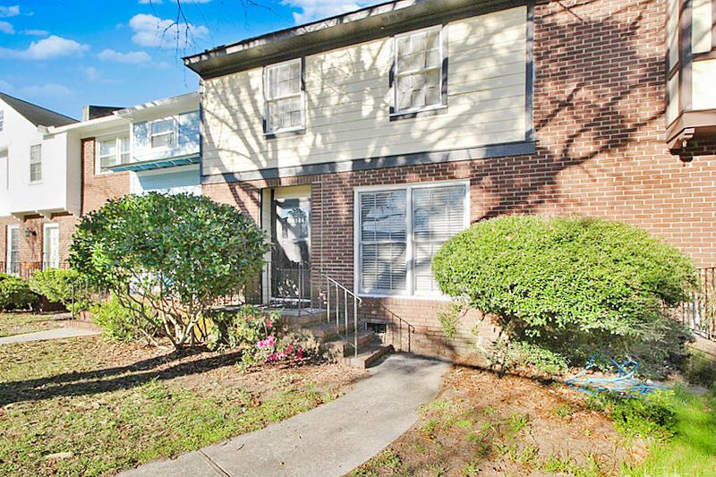 1166 Rosemead Rd, Mount Pleasant, SC 29464