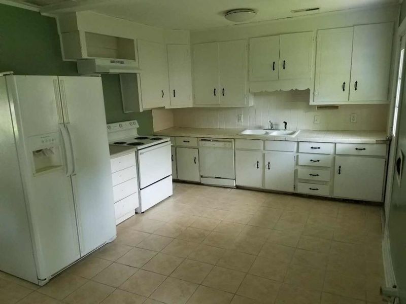 2703 Decatur St, North Charleston, SC 29405