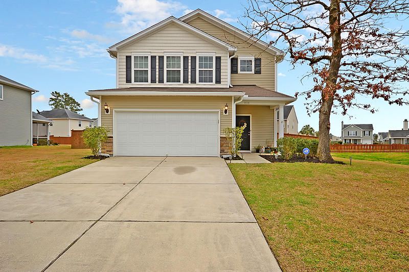 214 Old Carolina Dr, Goose Creek, SC 29445