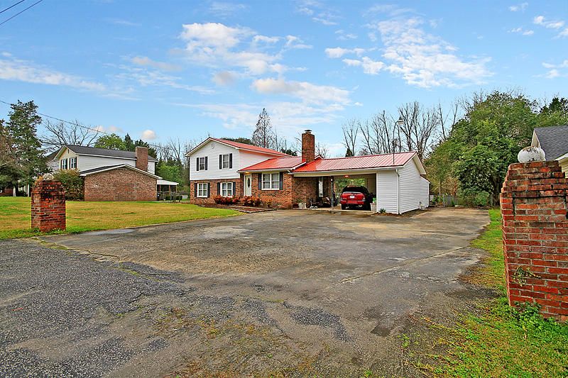 1619 Cedar Ave, Moncks Corner, SC 29461