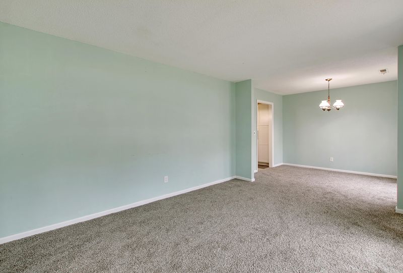 105 Ponderosa Dr, Ladson, SC 29456